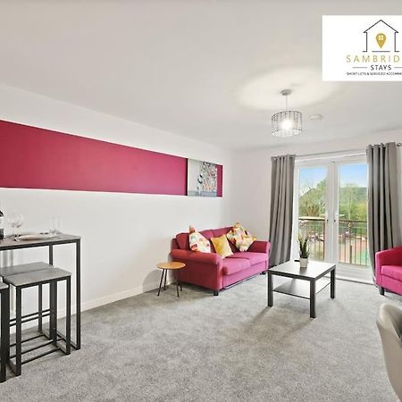 Aylesbury Central - 2 Bedroom Serviced Apt In Aylesbury By Sambridge Stays BUCKINGHAMSHIRE Ngoại thất bức ảnh